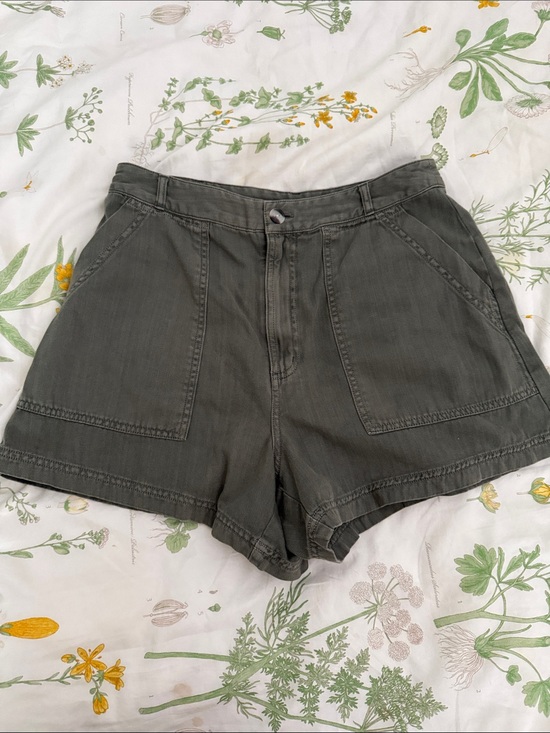 Universal Thread Pants - Universal Thread Olive Green High-Rise Utility Shorts